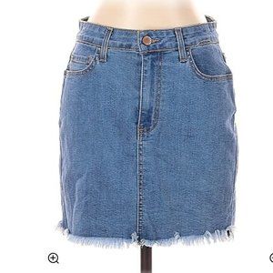 O2 denim skirt Size Medium Light Wash